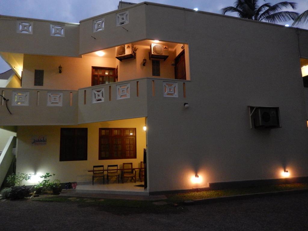 Hotel Janishi Residencies Negombo Exterior foto