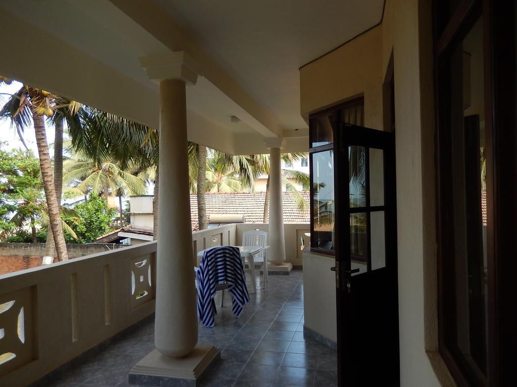 Hotel Janishi Residencies Negombo Exterior foto