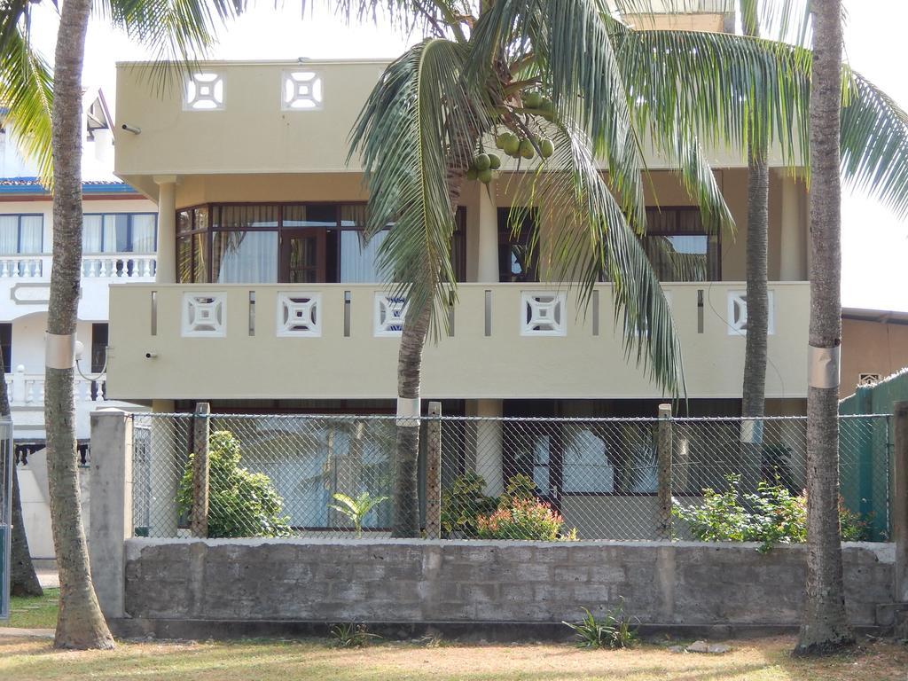 Hotel Janishi Residencies Negombo Exterior foto