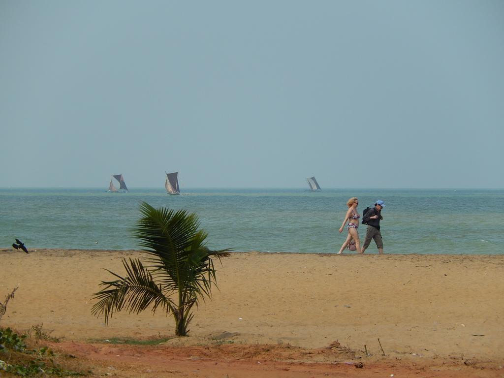 Hotel Janishi Residencies Negombo Exterior foto