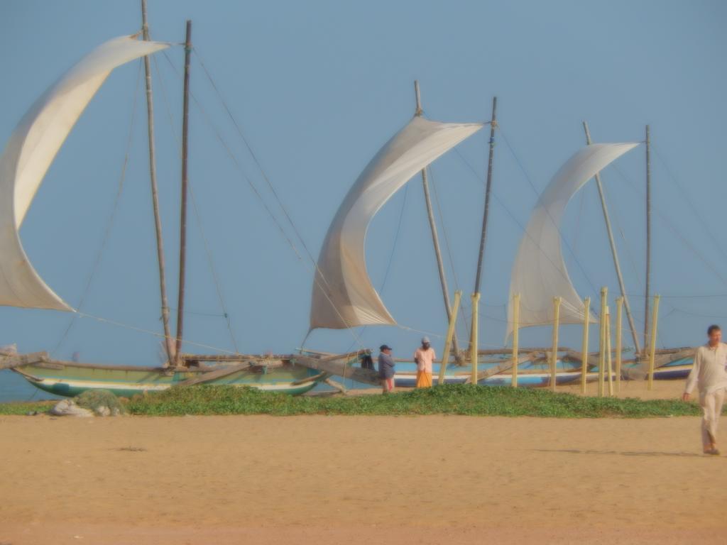Hotel Janishi Residencies Negombo Exterior foto