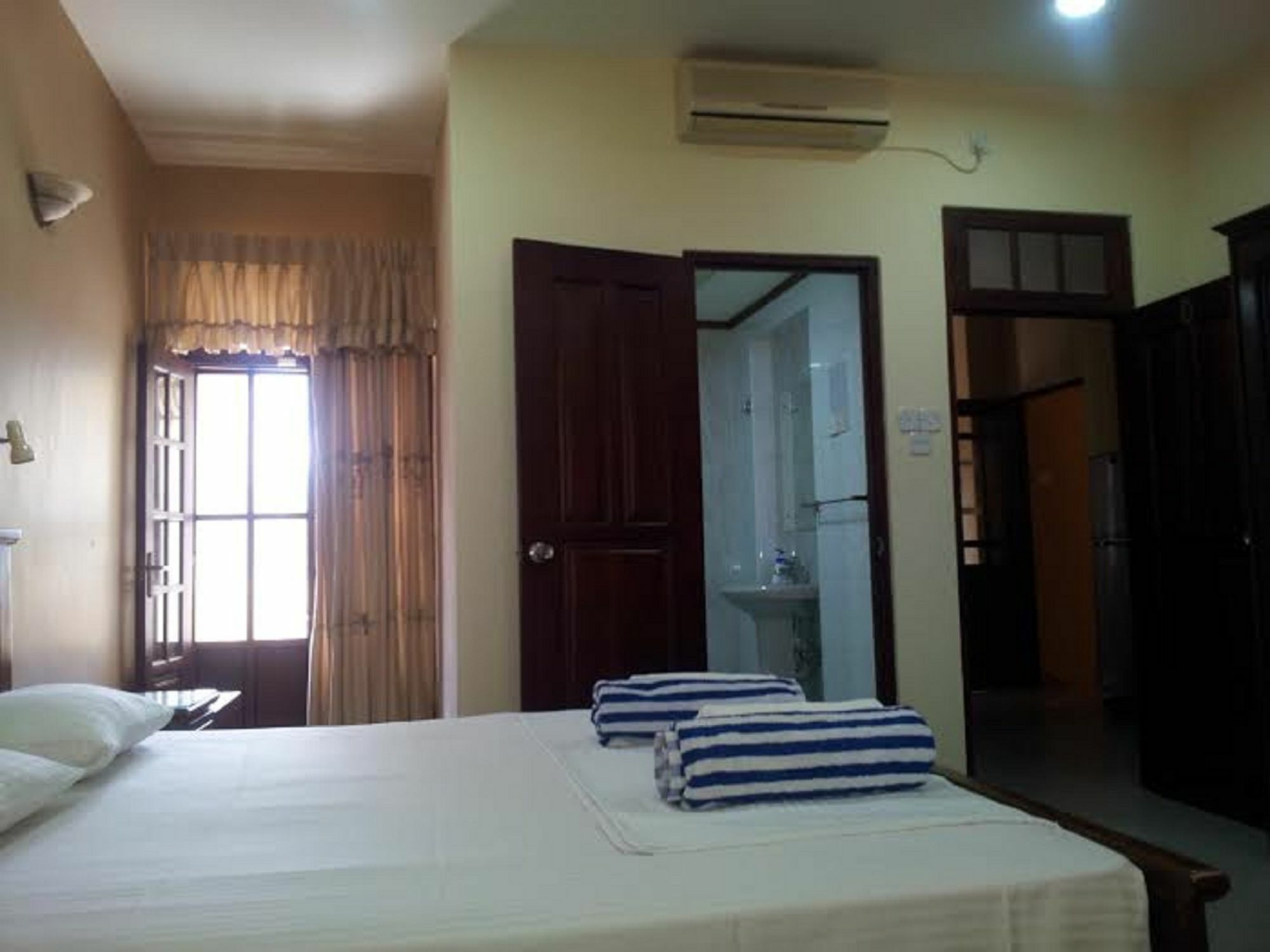 Hotel Janishi Residencies Negombo Exterior foto