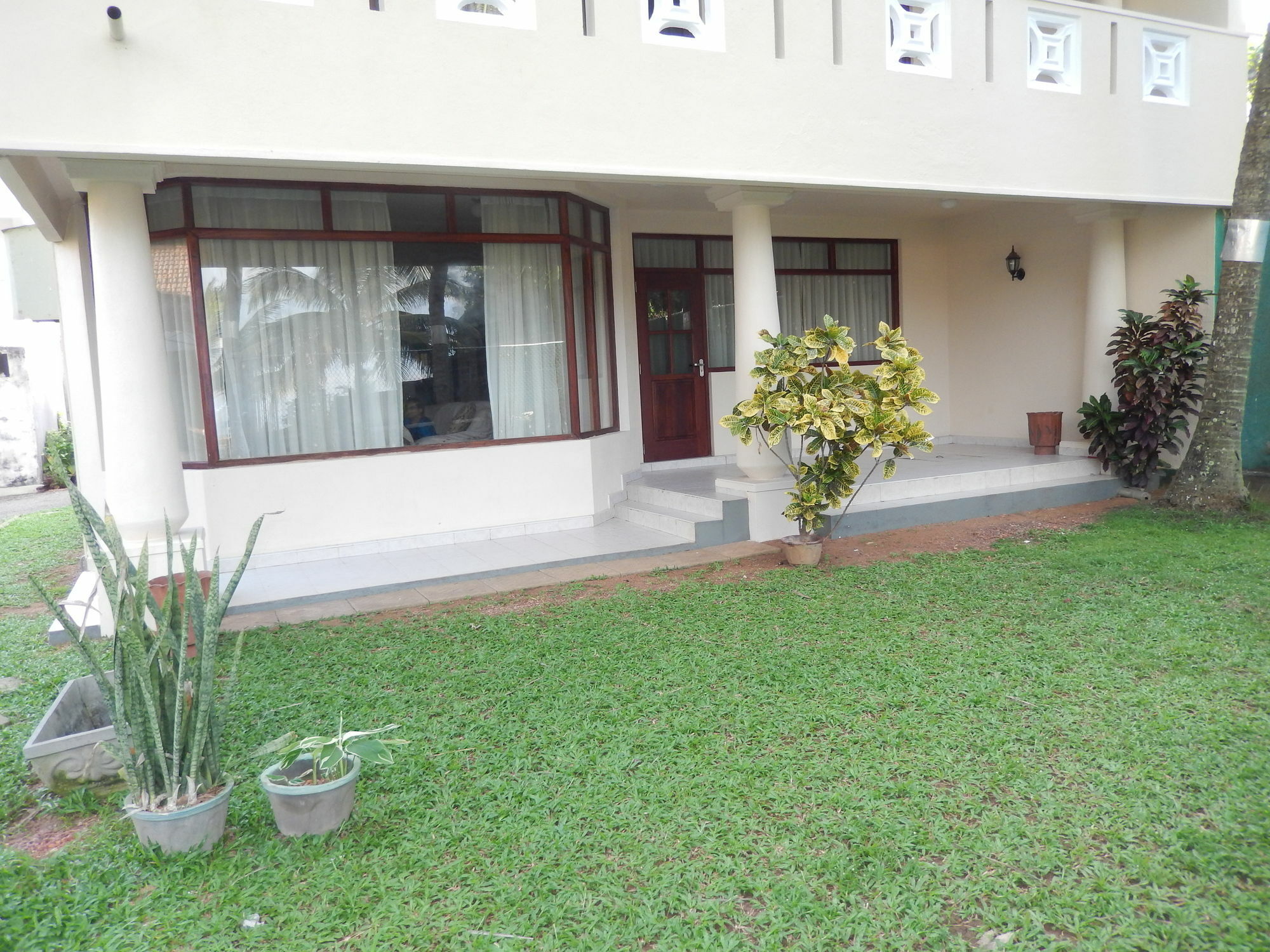 Hotel Janishi Residencies Negombo Exterior foto